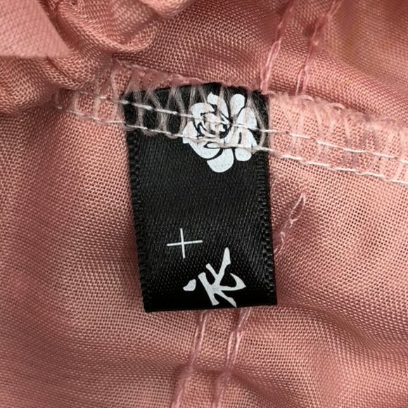 Rose Petal Textured V-Neck Statement Bubble Top - Picture 5 of 6